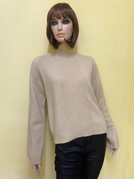 Свитер женский