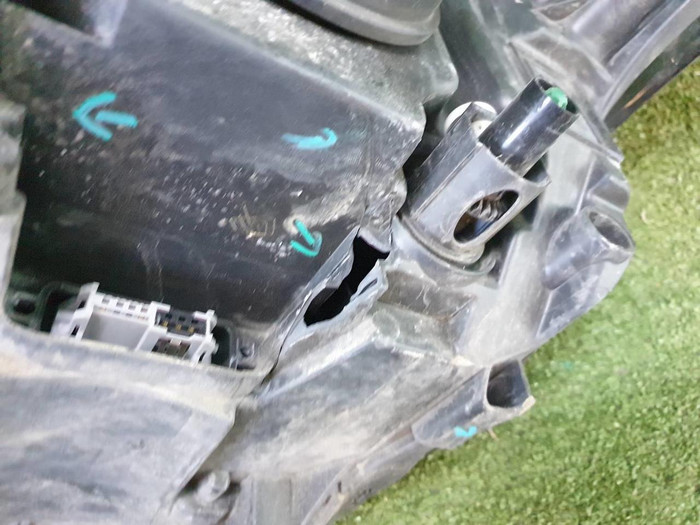 Фара правая Range Rover Vogue 4 L405 (2012-2017) ксенон