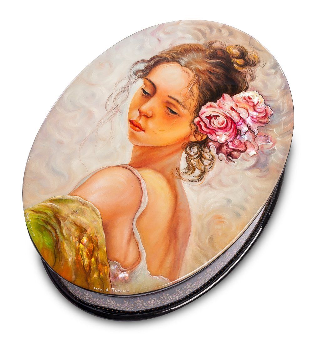 Народные промыслы ШК-35/19 Шкатулка «Девушка с цветком» исп. Зимин А.