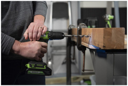 Аккумуляторная ударная дрель-шуруповерт Greenworks 3704107UA