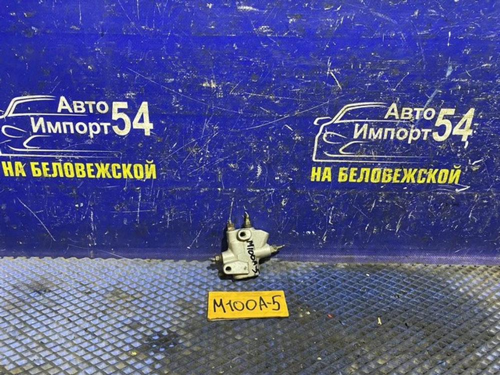 Распределитель тормозной TOYOTA DUET 1998-2000