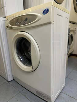 Стиральная машина Samsung S821 б/у фронтальная 3.5 кг до 800 об/мин