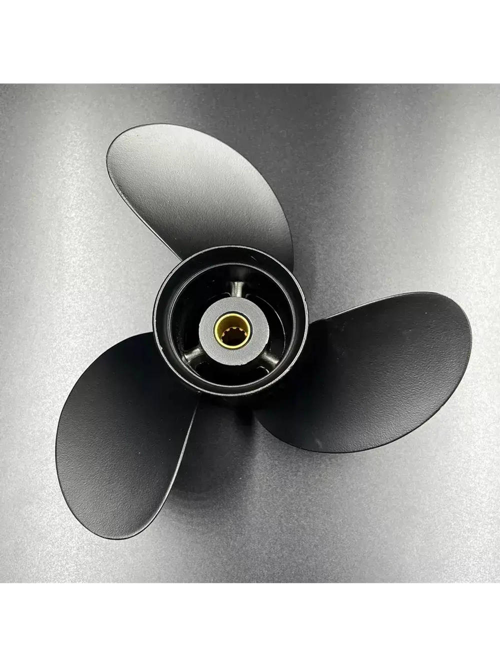 Винт Tohatsu 8-9.8 л.с (3x8.9"x7")