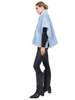 Женское голубое пальто-накидка из овчины