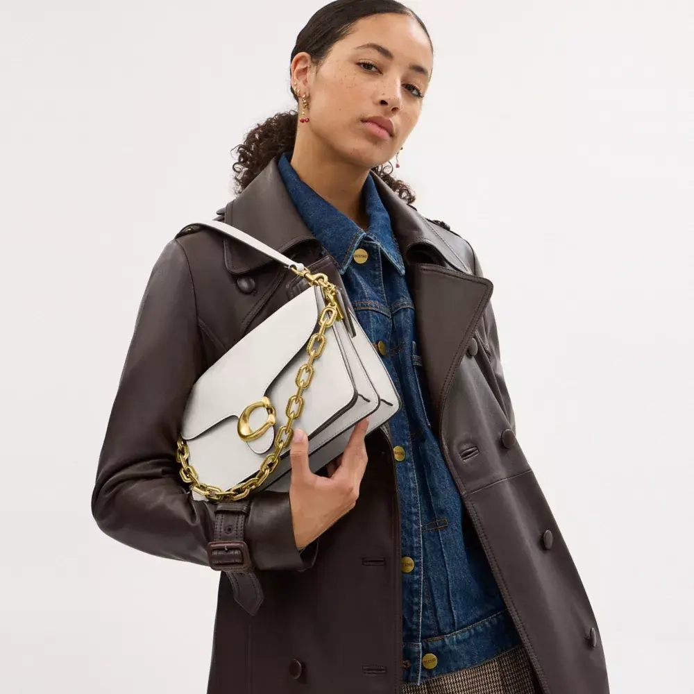 COACH СУМКА ЧЕРЕЗ ПЛЕЧО TABBY CHAIN, БЕЛЫЙ