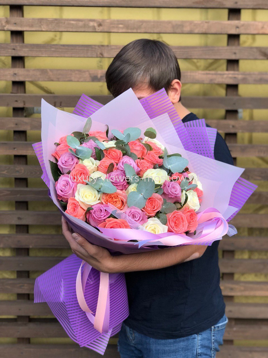 Микс из 65 роз 15