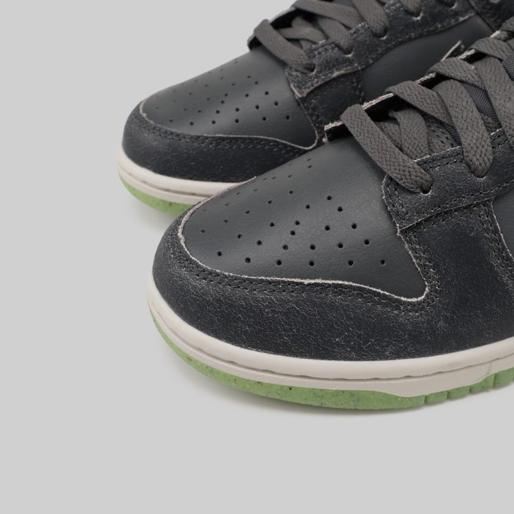 Кроссовки Nike Dunk Low Retro PRM Halloween артикул:DQ7681-001 - купить в магазине Дайс