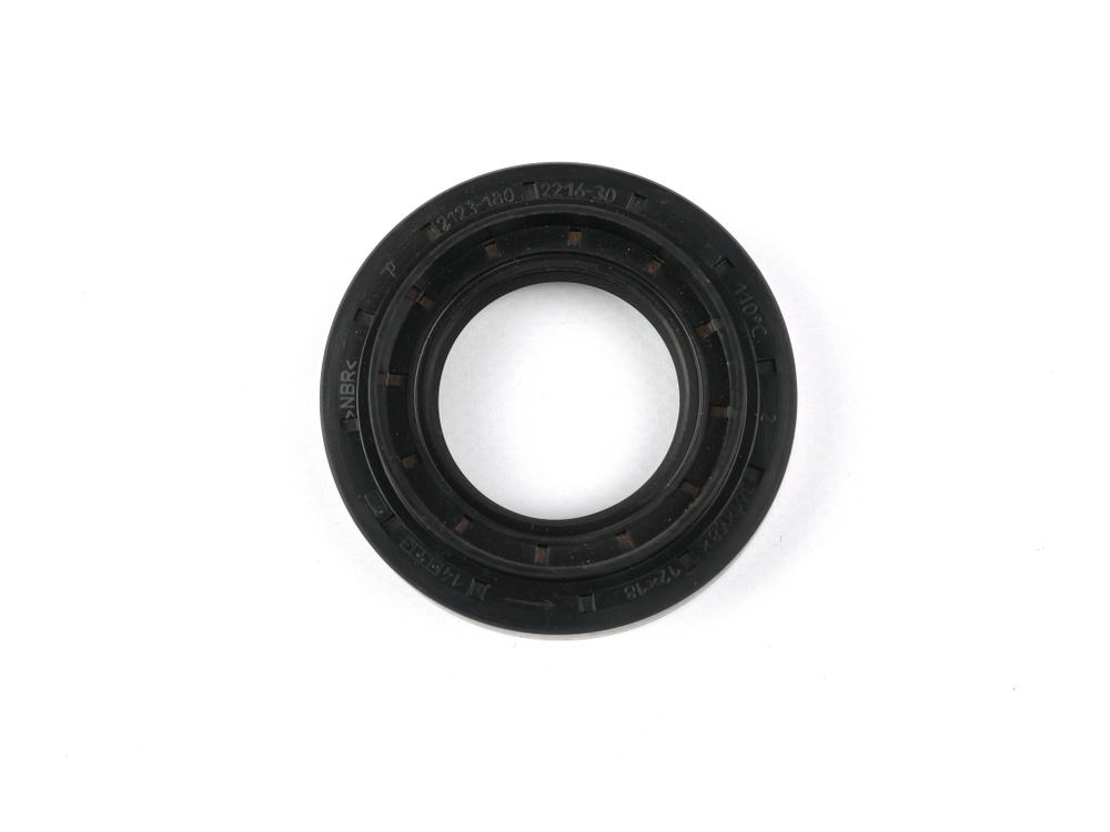 Сальник 36.1х68х12/18 а/м ВАЗ 2121-2123 хвостовика (с пружиной/NBR) Резинотехника г. Балаково ( ОЕ 2123-1802216-30 )