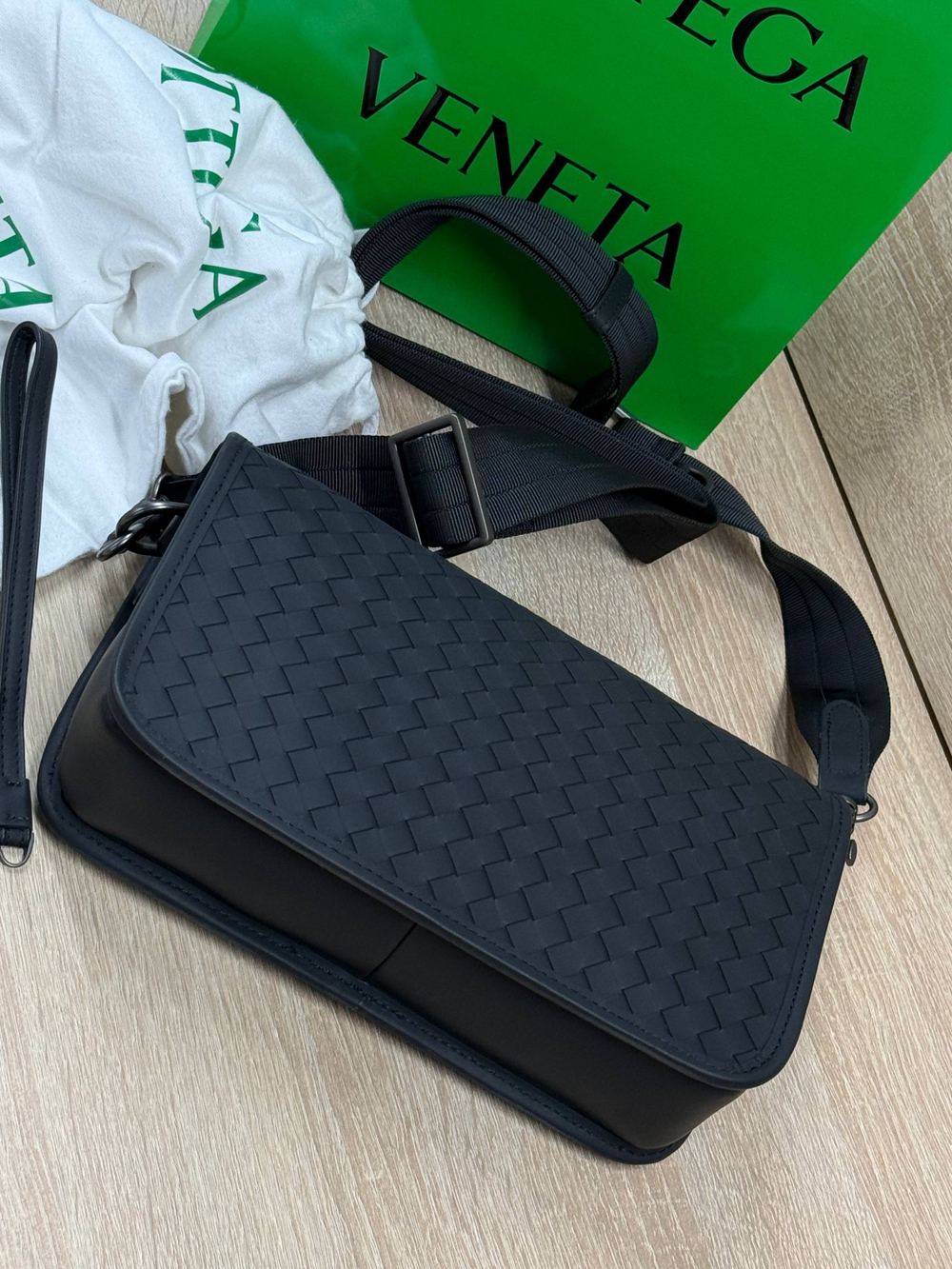 Сумка-мессенджер Bottega Veneta