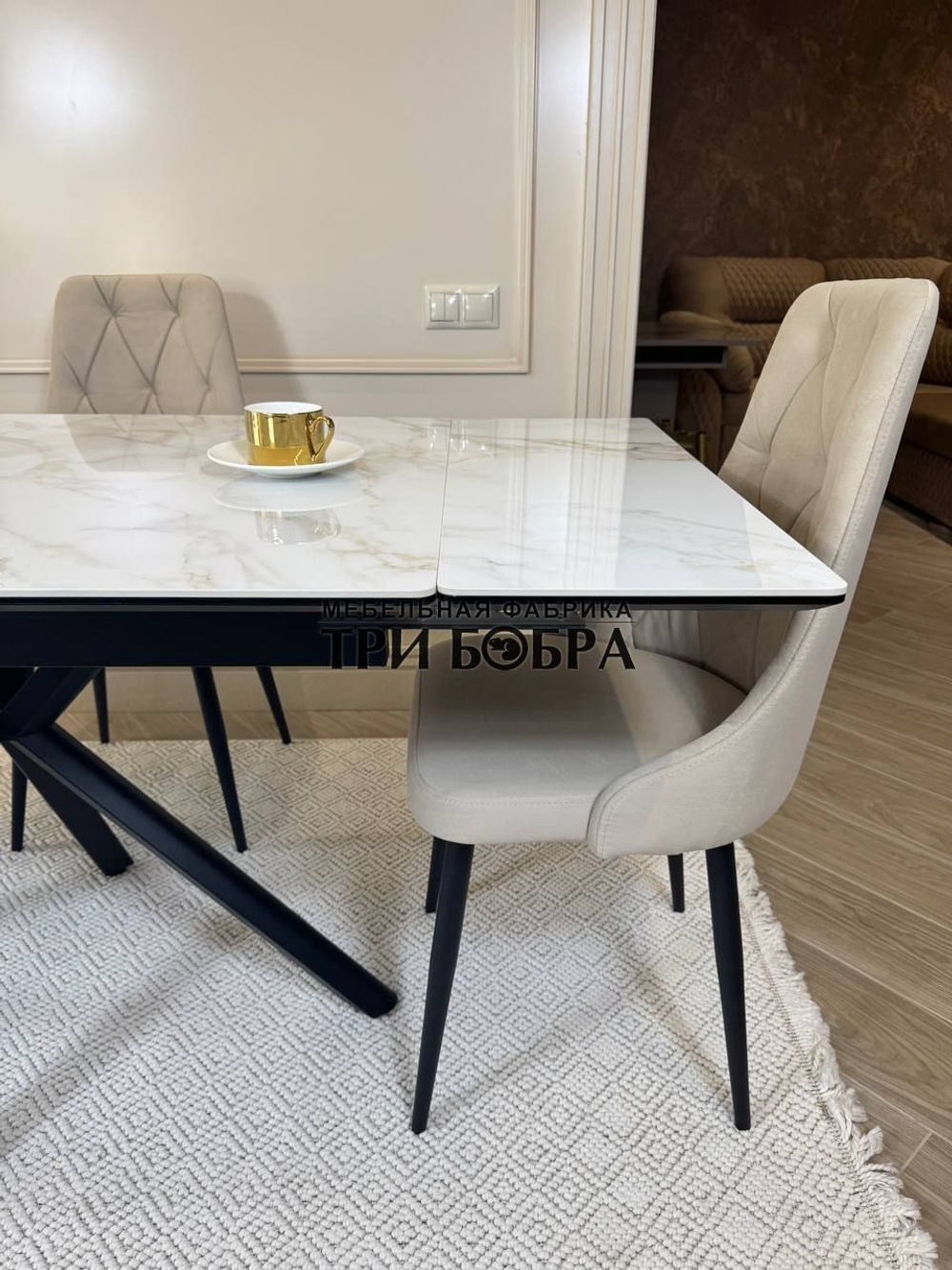 Кухонный раскладной стол "Монако" из керамогранита, белый мрамор и 4 стула ЛОНДОН