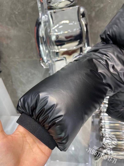 Пуховик Prada