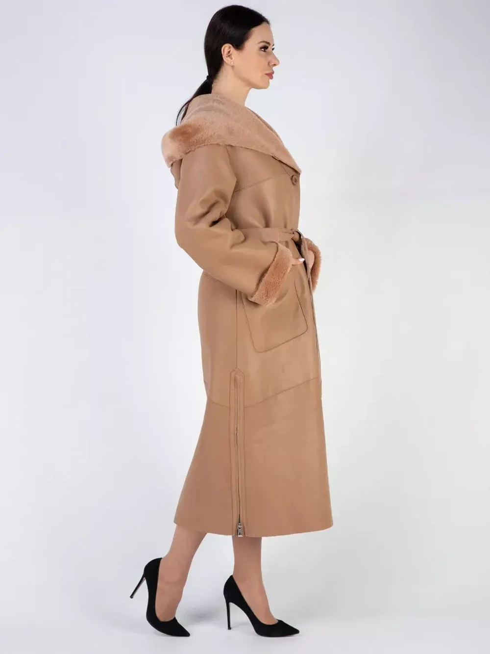 Дубленка зимняя натуральная с капюшоном