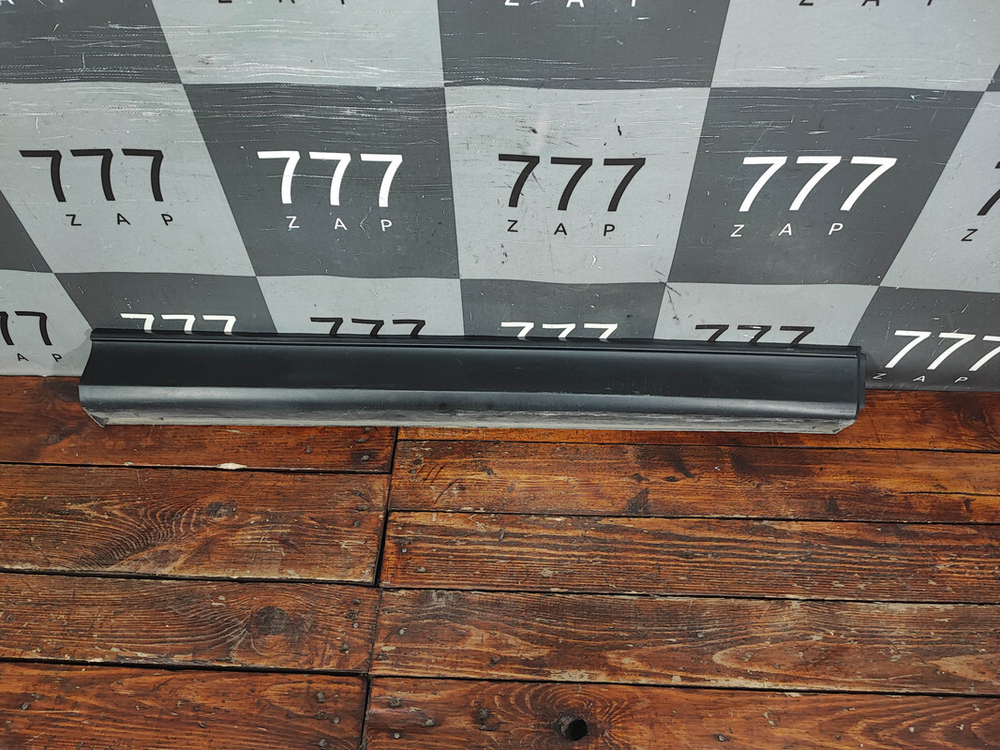 Накладка двери передней правой Mazda CX-5 2 (KF) 17-нв Б/У Оригинал KB7W51RA1