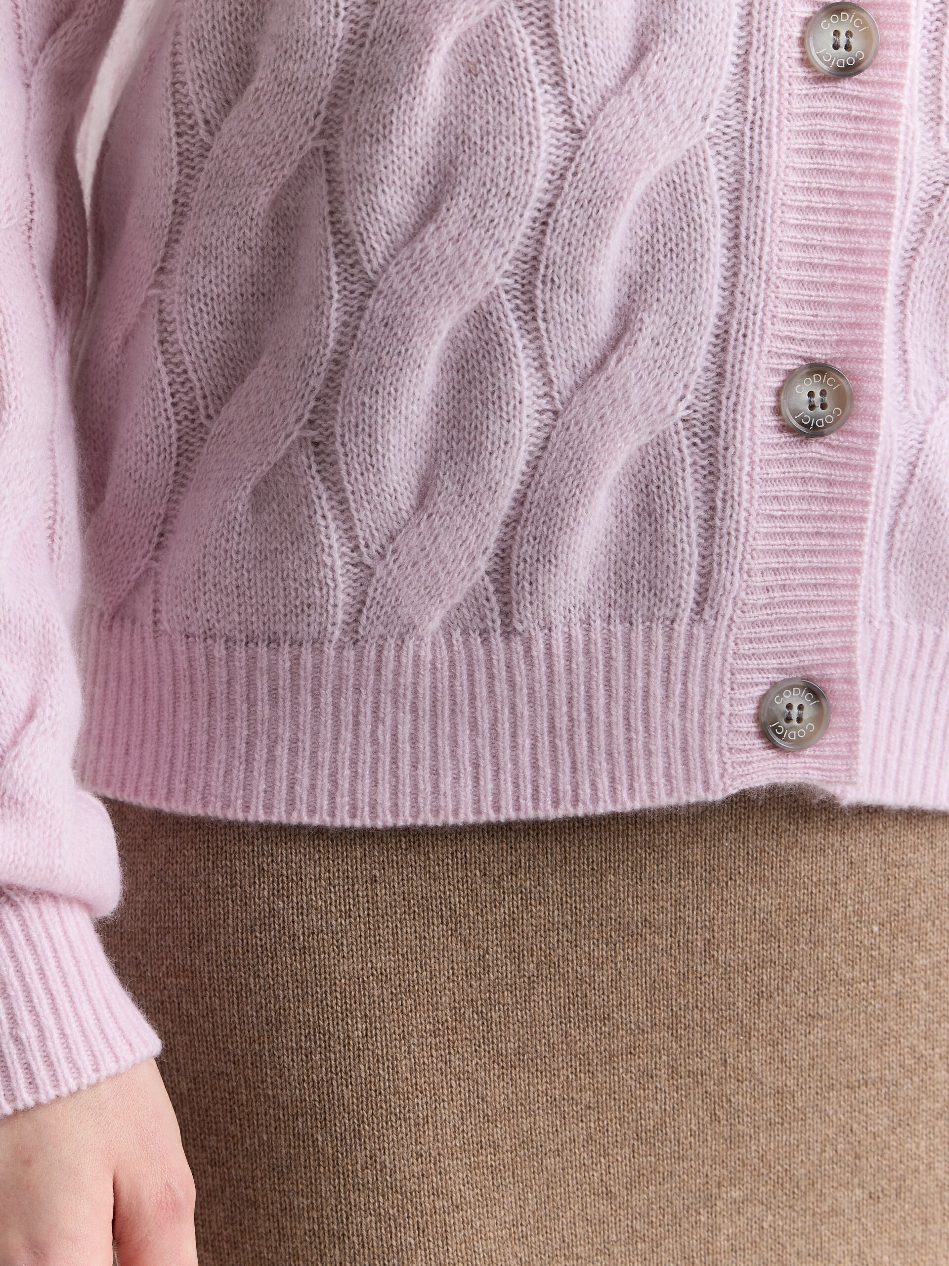 Кашемировый кардиган с косами