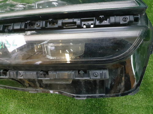 Битая Фара правая Genesis GV70 (2020-н.в.) LED