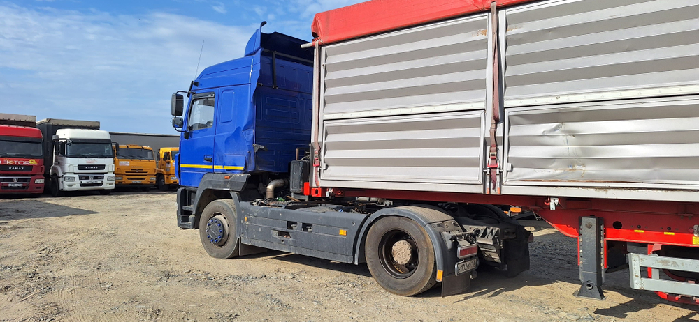 МАЗ 5440 4x2 Седельный тягач 544028-570-031 (Дизельный, 11,8 л, 428 л.с., МТ)