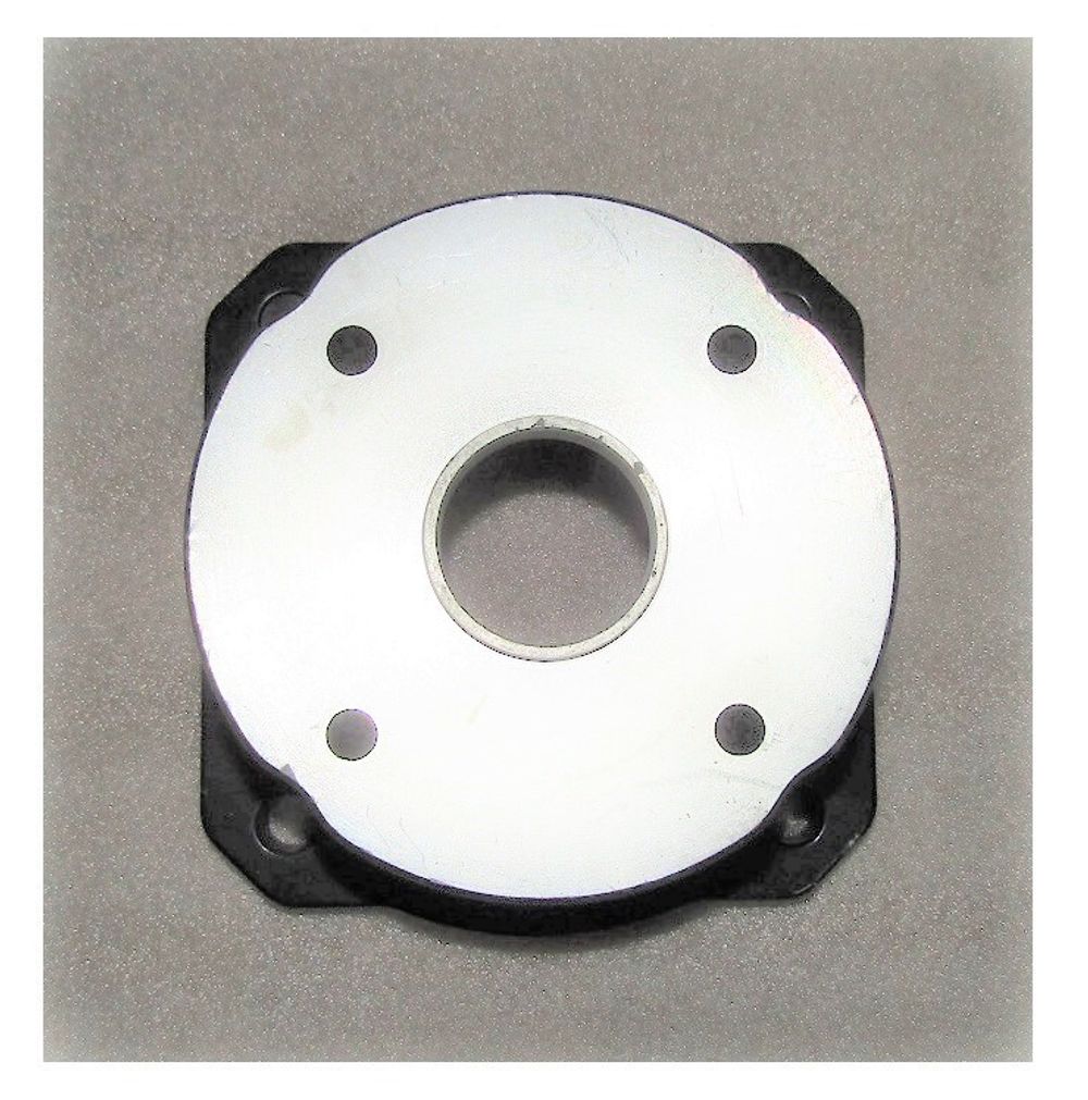 Переходник двигателя и редуктора трамбовки RM75L/Engine to gearbox connecting plate