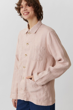 Верхняя мужская рубашка с карманами из розового льна
