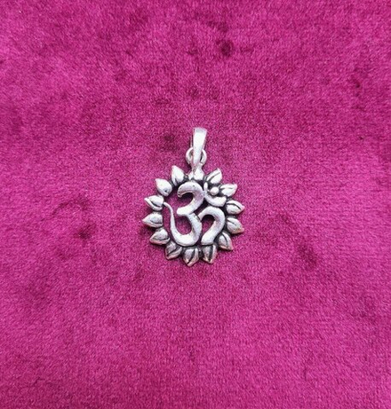 Ом. Серебро 2,5 см