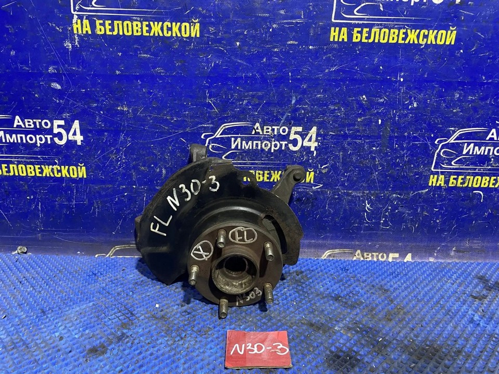 Ступица передняя левая NISSAN R'NESSA 2000