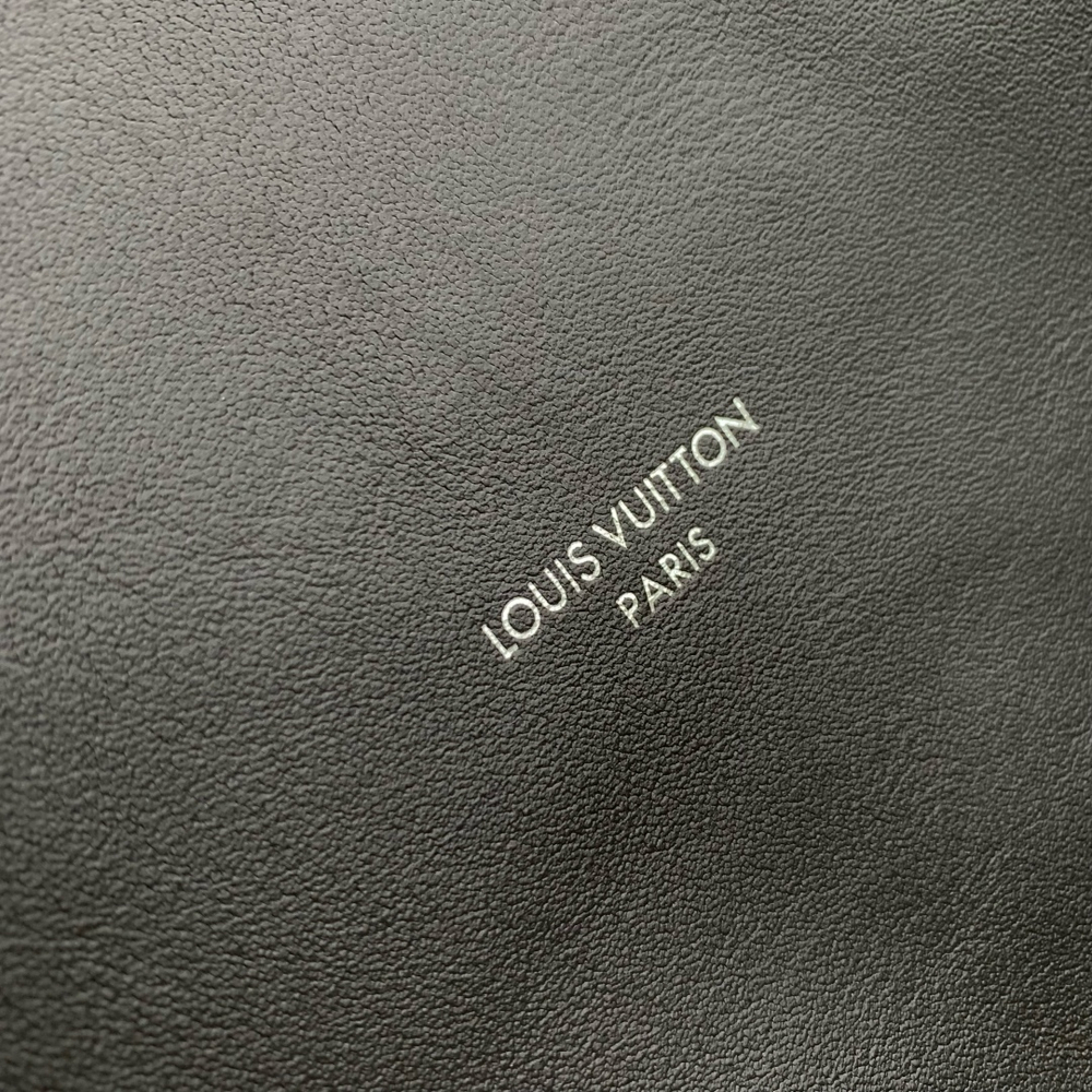 Louis Vuitton Off Duty Vibe MM