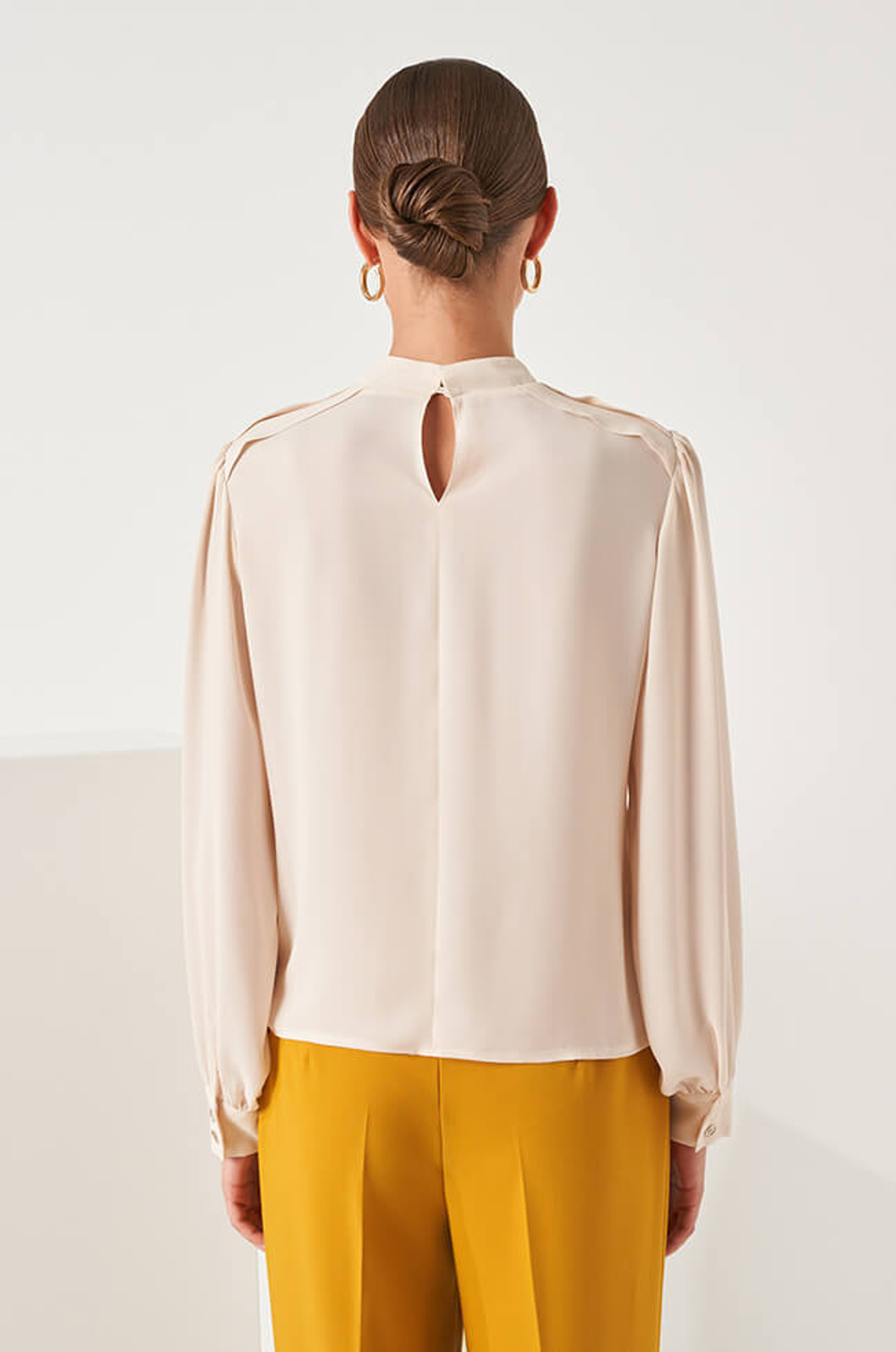 22843 Блузка женская (кремовый)