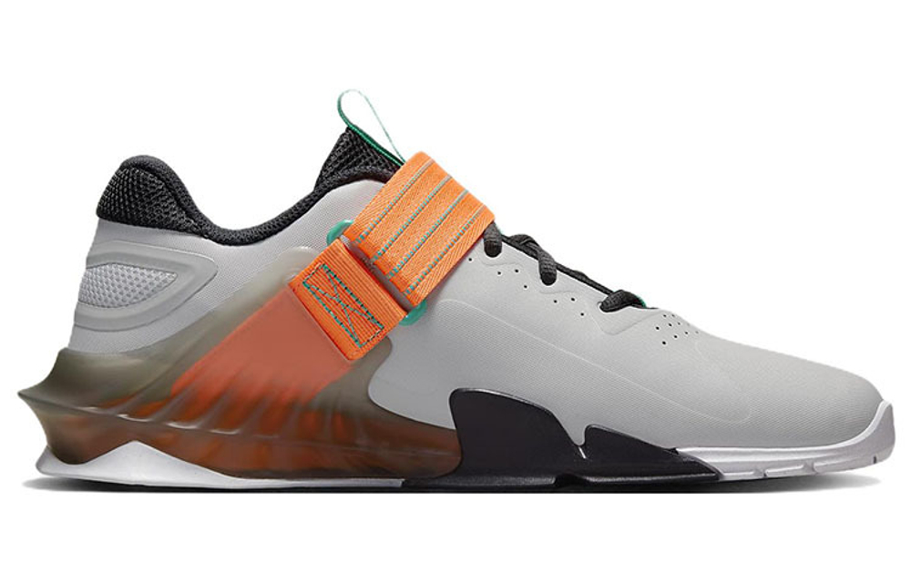 Кроссовки Nike Savaleos