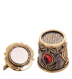 AM-3569 Наперсток «Чаепитие» (латунь, янтарь)