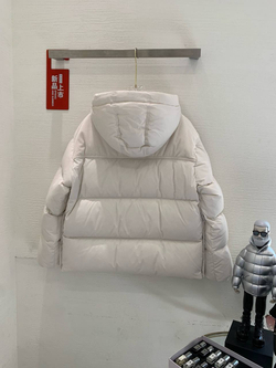 Пуховик Moncler