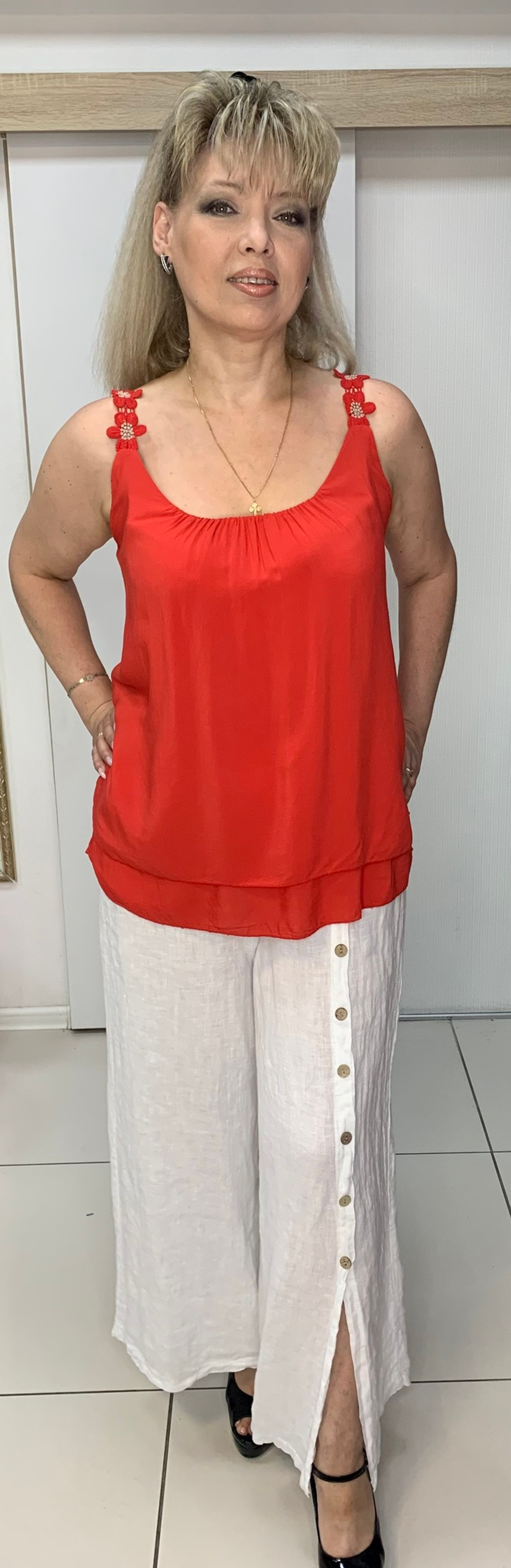 Нарядный двойной топ с вязанными бретельками