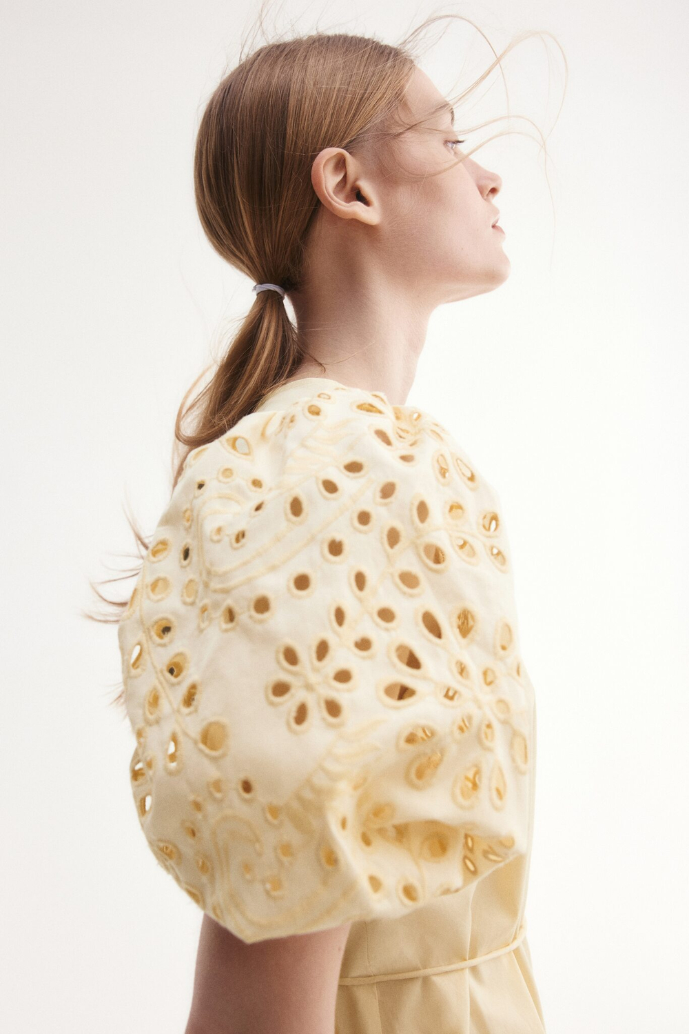 Платье broderie anglaise с длинными рукавами