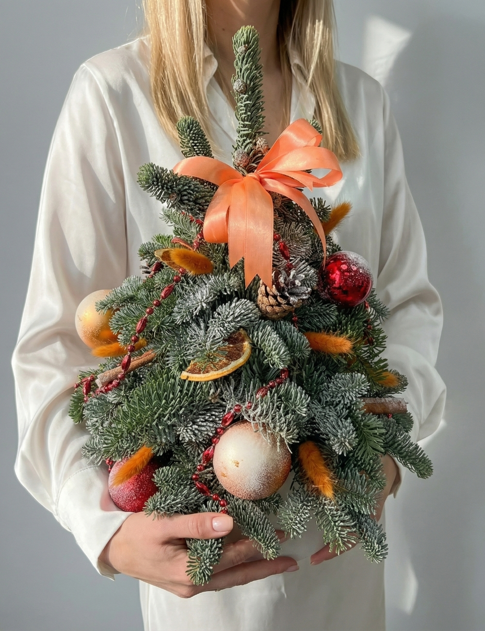 Новогодняя елка из датской ели (оранжевая)