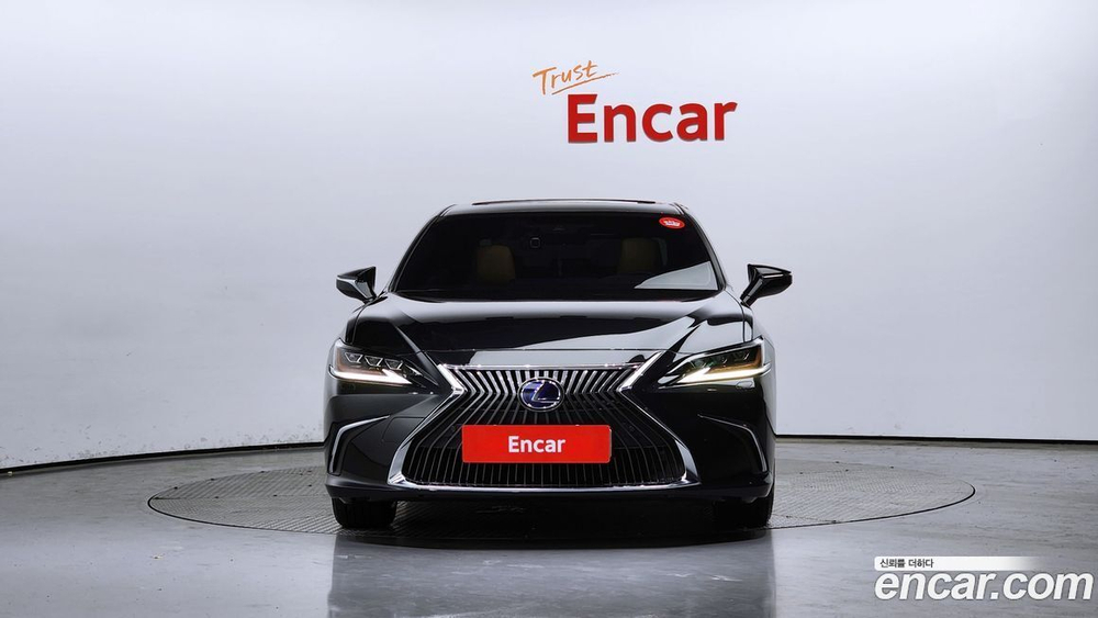 Lexus ES300h 7 Generation Executive (08.2020)