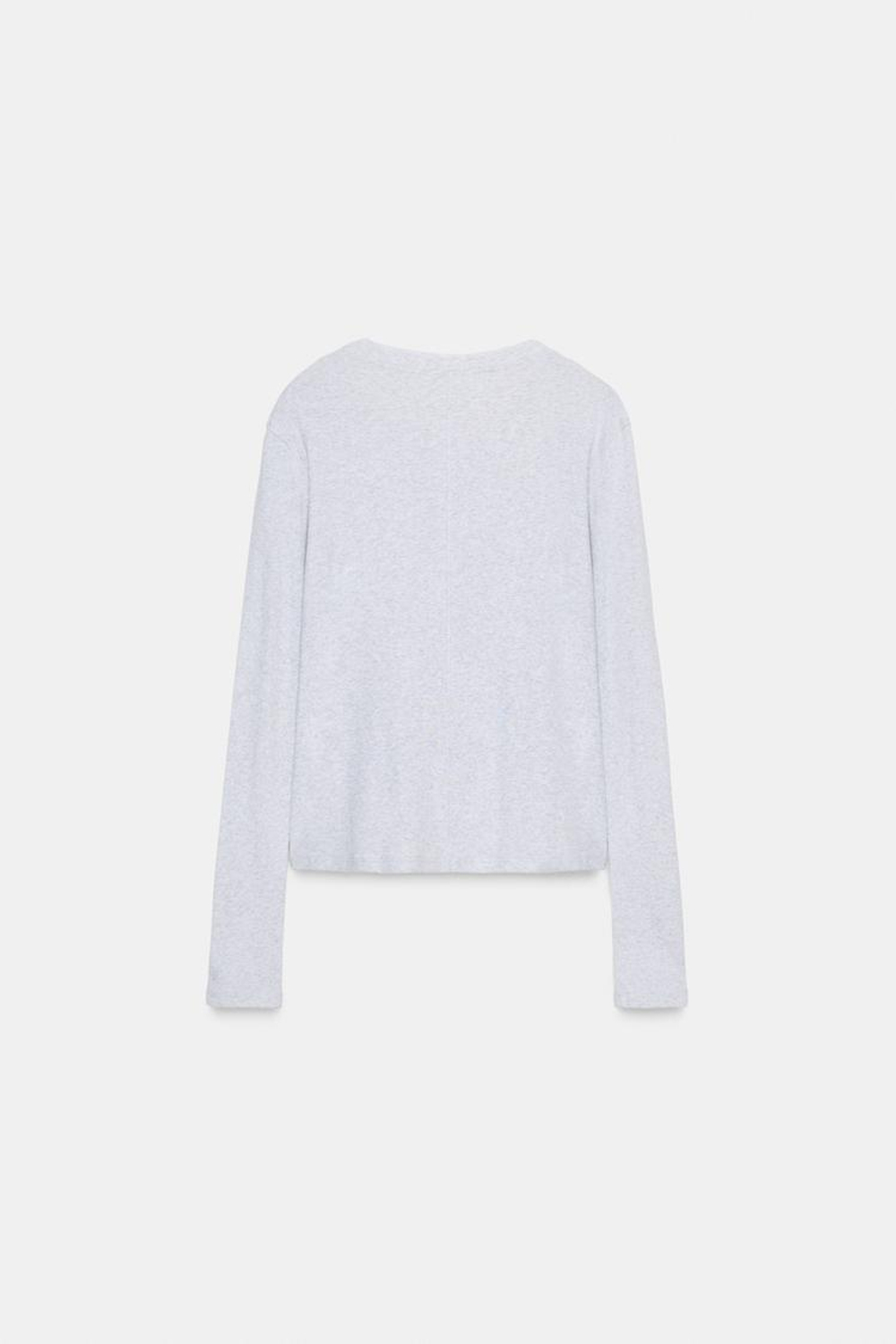 ZARA ФУТБОЛКА С ЦВЕТАМИ СПЕРЕДИ, СЕРЫЙ МЕЛАНЖ