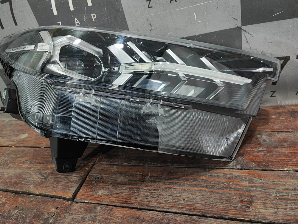 Фара правая LED FAW Bestune T99 19-нв Б/У Оригинал 3711030BQ02A