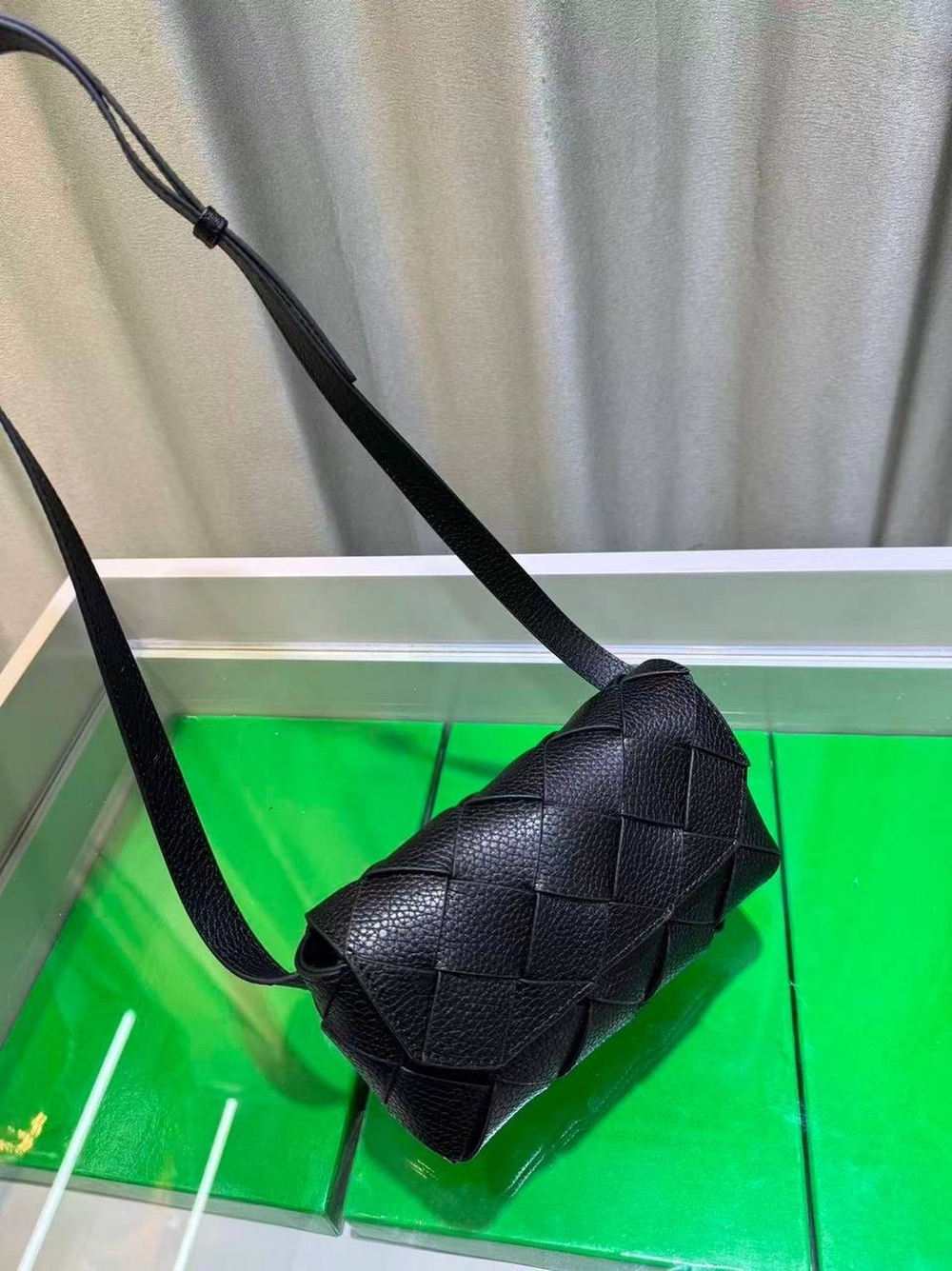 Нагрудная сумка Bottega Veneta