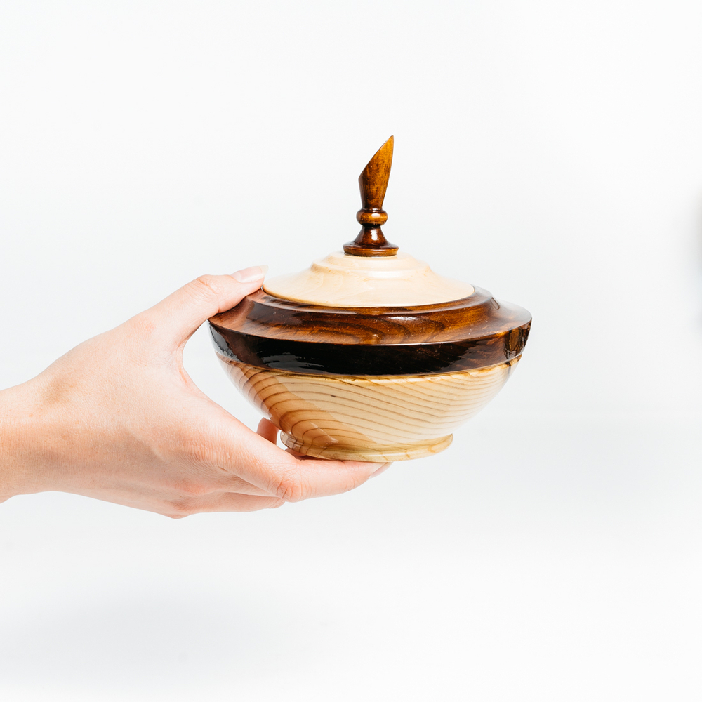 Деревянная сахарница из древесины сибирского кедра