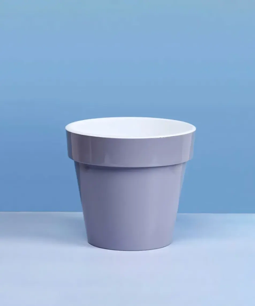 Кашпо для цветов пластиковое 1л d-14,5см «Порто» со вставкой серый шёлк