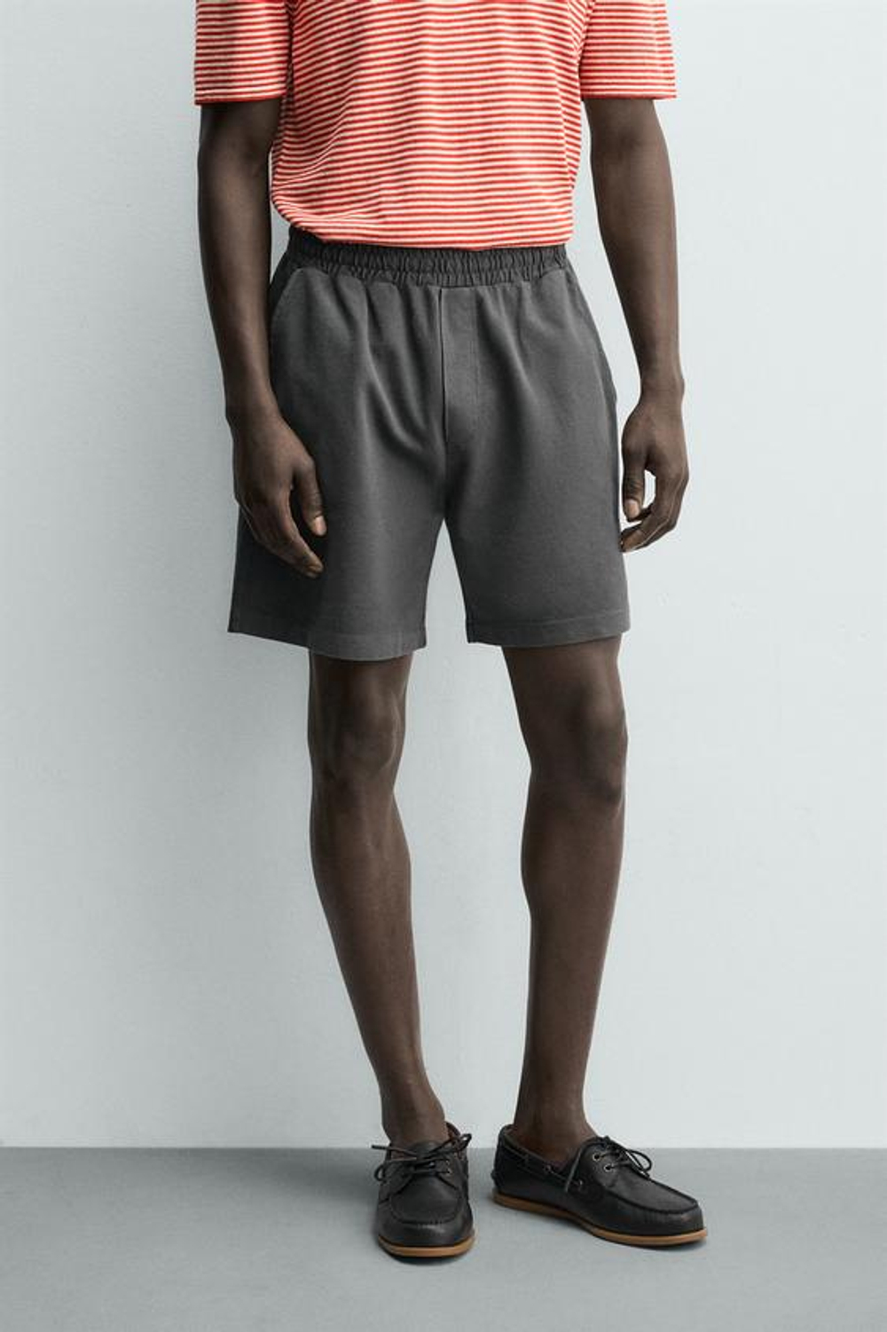 ZARA ШОРТЫ ИЗ ХЛОПКОВОГО ПИКЕ REGULAR FIT С ЭФФЕКТОМ ПОТЕРТОСТИ, АНТРАЦИТОВО-СЕРЫЙ