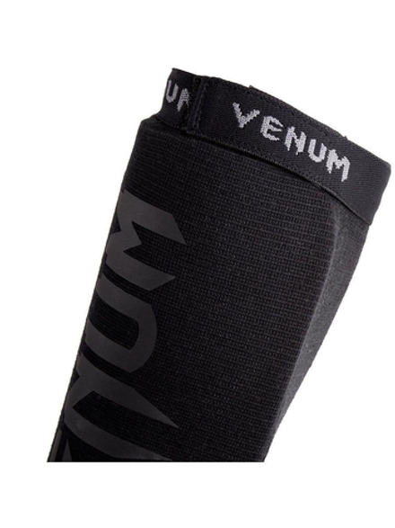 Щитки Venum Kontact Black/Black
