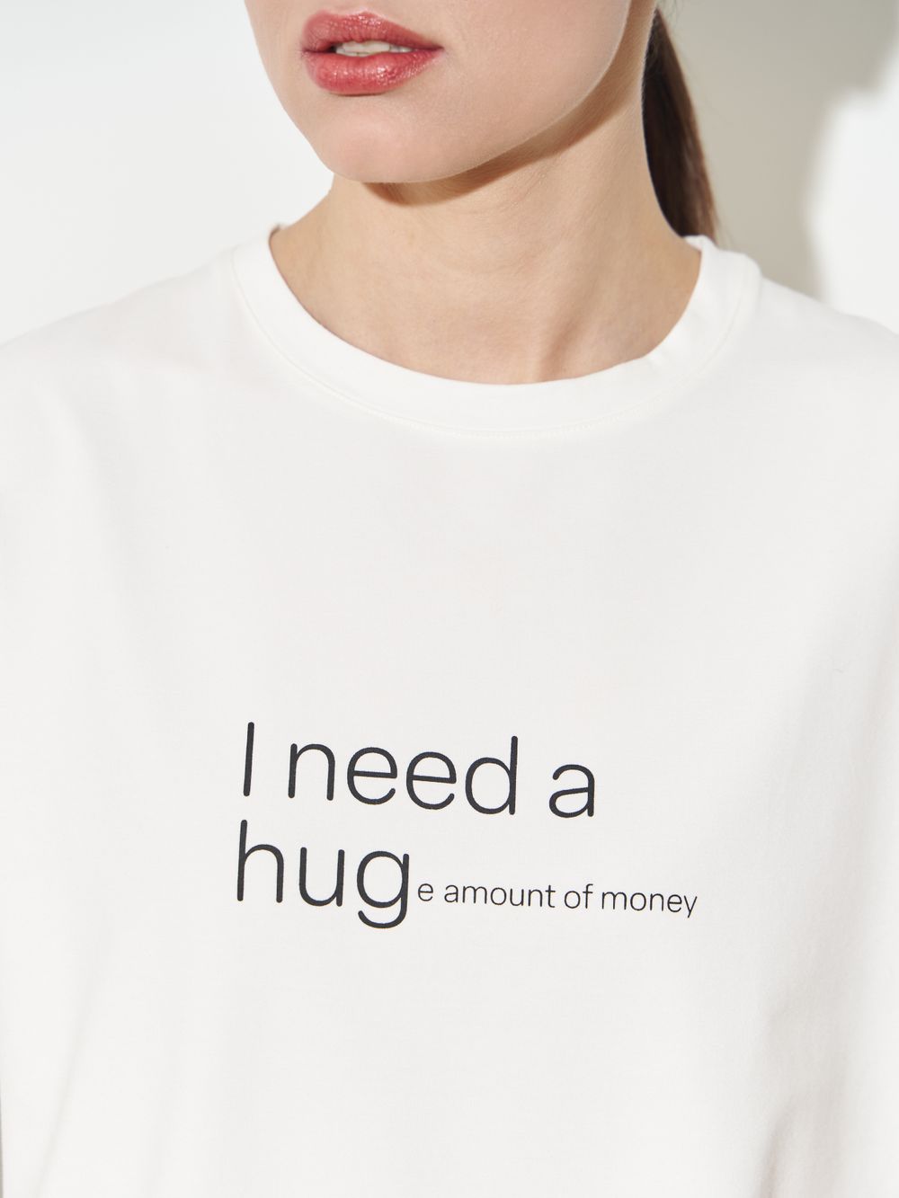 ФУТБОЛКА «HUGE AMOUNT»