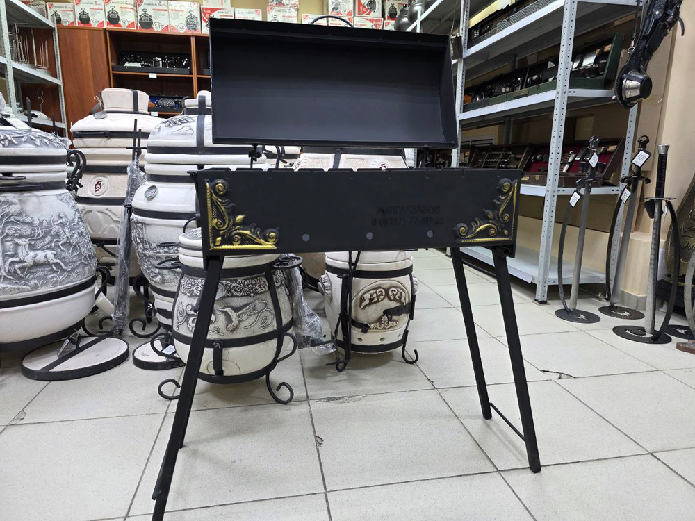 Если вы подбираете мангал купить в Казани и нужен компактный мангал 5 мм, рассмотрите мангал Сундучок с крышкой гриль: это складной мангал для дачи и выездов, который удобно перевозить и хранить, при этом он подходит как мангал для шашлыка, мангал для мяса и овощей и как мангал гриль с крышкой. Можно докупить решетку гриль, шампуры, совок и кочергу, а если нужен казан — отдельно подобрать подставку под казан и сам казан в магазине; доступна доставка по Казани и отправка по России.