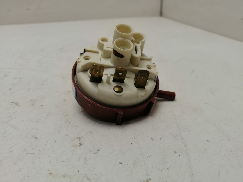 CDI9P50-40 ктп13 Датчик уровня воды для посудомоечной машины Candy 760051 б/у