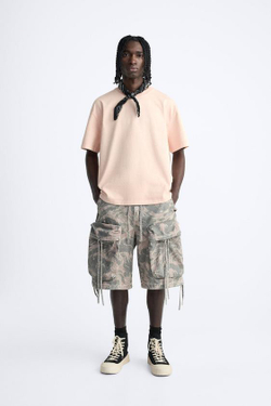ZARA ШОРТЫ КАРГО ИЗ ТКАНИ С ЭФФЕКТОМ ПОТЕРТОСТИ И ПРИНТОМ, СЕРЫЙ