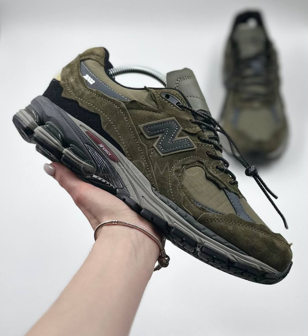 New Balance 2002R
