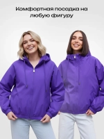 Ветровка с капюшоном