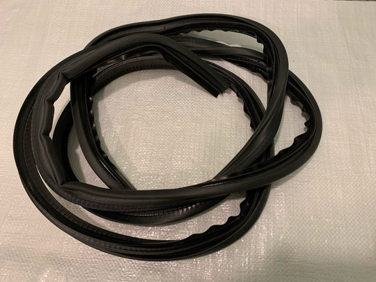 Уплотнитель передних дверей Нива 4х4/Легенд (Здв/5дв). Классный вариант для бездорожья!