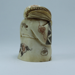 Нэцкэ Фукурокудзю с кукурузой и корзиной рыбы