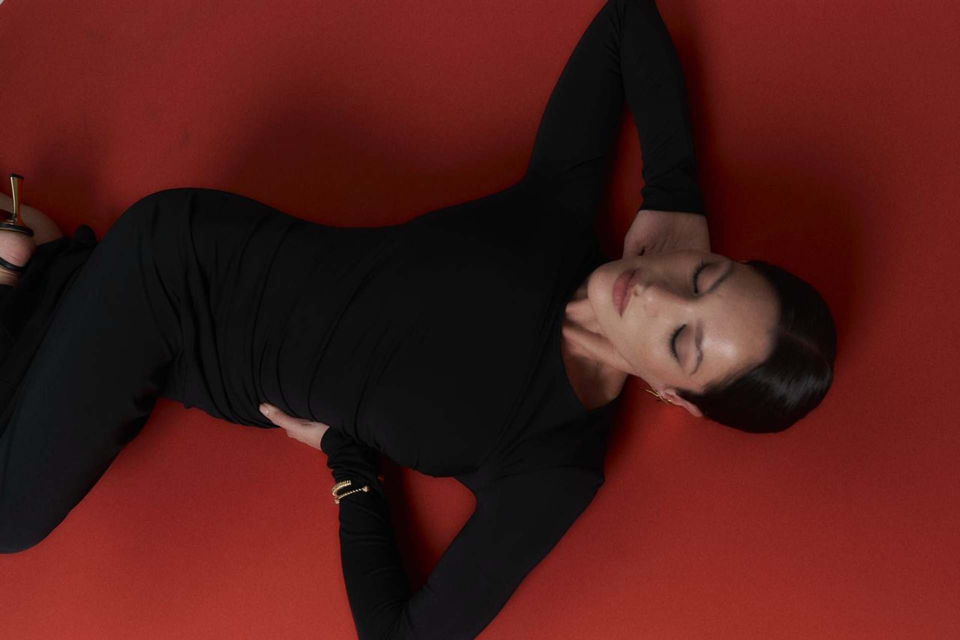 BLACK SWAN