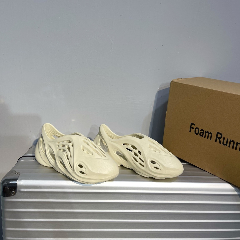 Adidas Yeezy Foam Runner